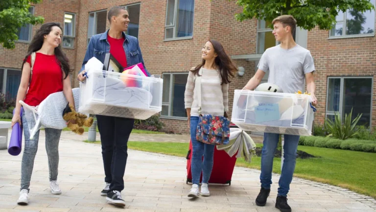 The Ultimate Guide to Moving Out of Your Dorm Room Like a Pro